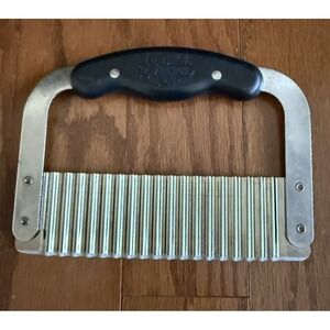 PAMPERED CHEF Crinkle Cutter Chopper no Cover #1062 Straight Discontinued Style